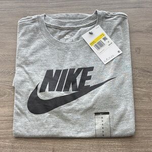 Nike Women’s Logo T shirt In Heather Gray Size Small